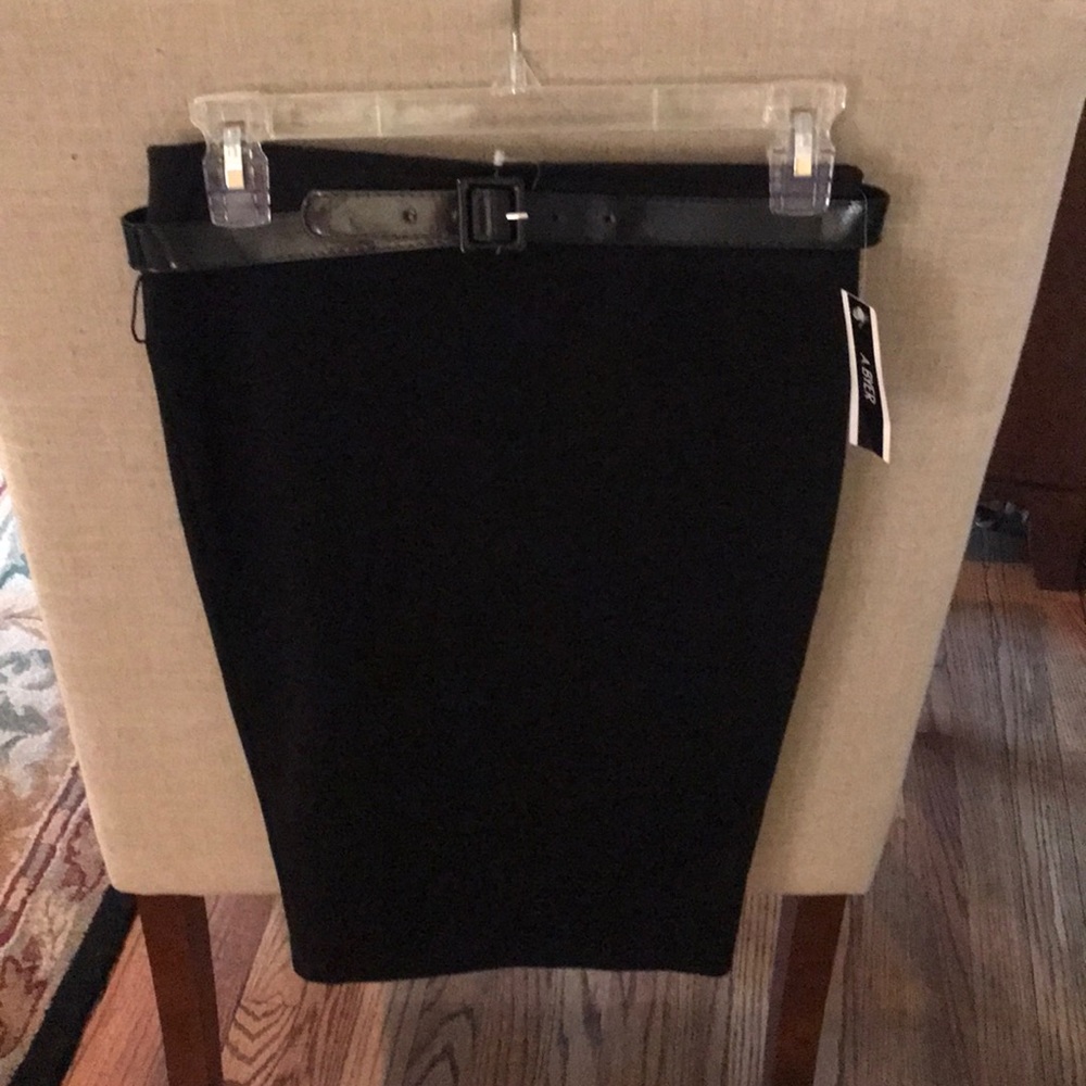 NWT black pencil skirt